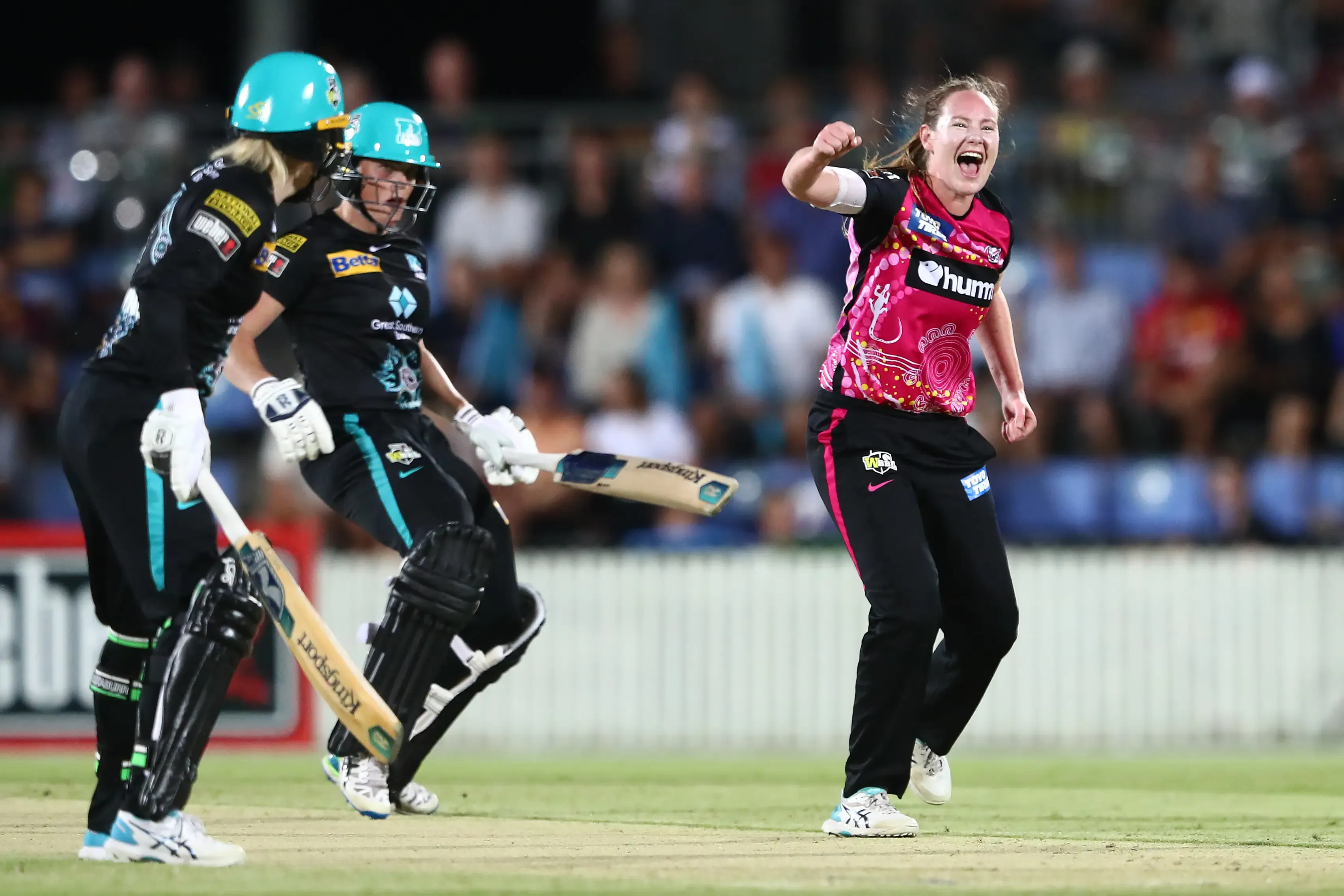 Did Lauren Cheatle Just Extend Her Contract with the Sydney Sixers for Two More Seasons?