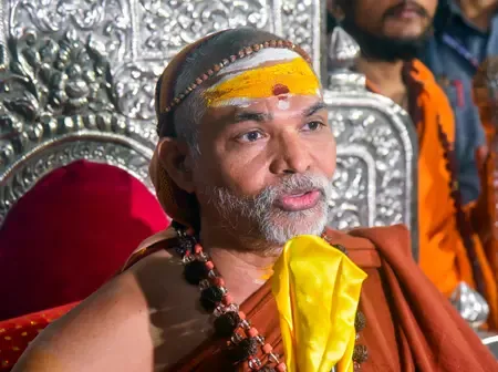 Swami Avimukteshwaranand Calls for March to Lucknow on Cow Protection Issues