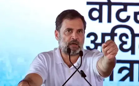 आवारा कुत्तों पर सुप्रीम कोर्ट के नए आदेश का राहुल गांधी ने किया स्वागत