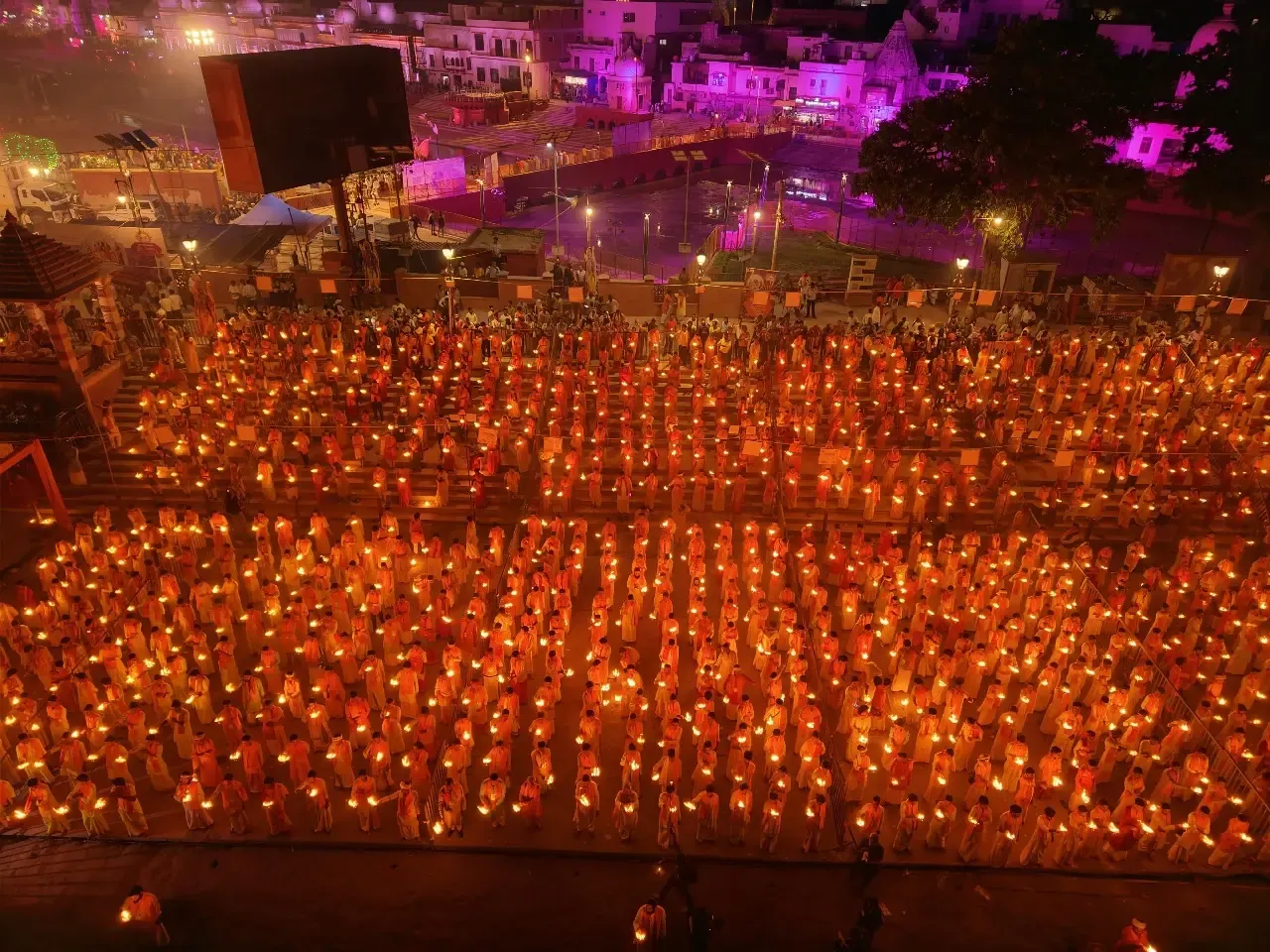 अयोध्या दीपोत्सव 2026: 'श्री मंदिर' ऐप से जलेंगे 1 लाख दीप, विदेशों से भी जुड़ेंगे रामभक्त