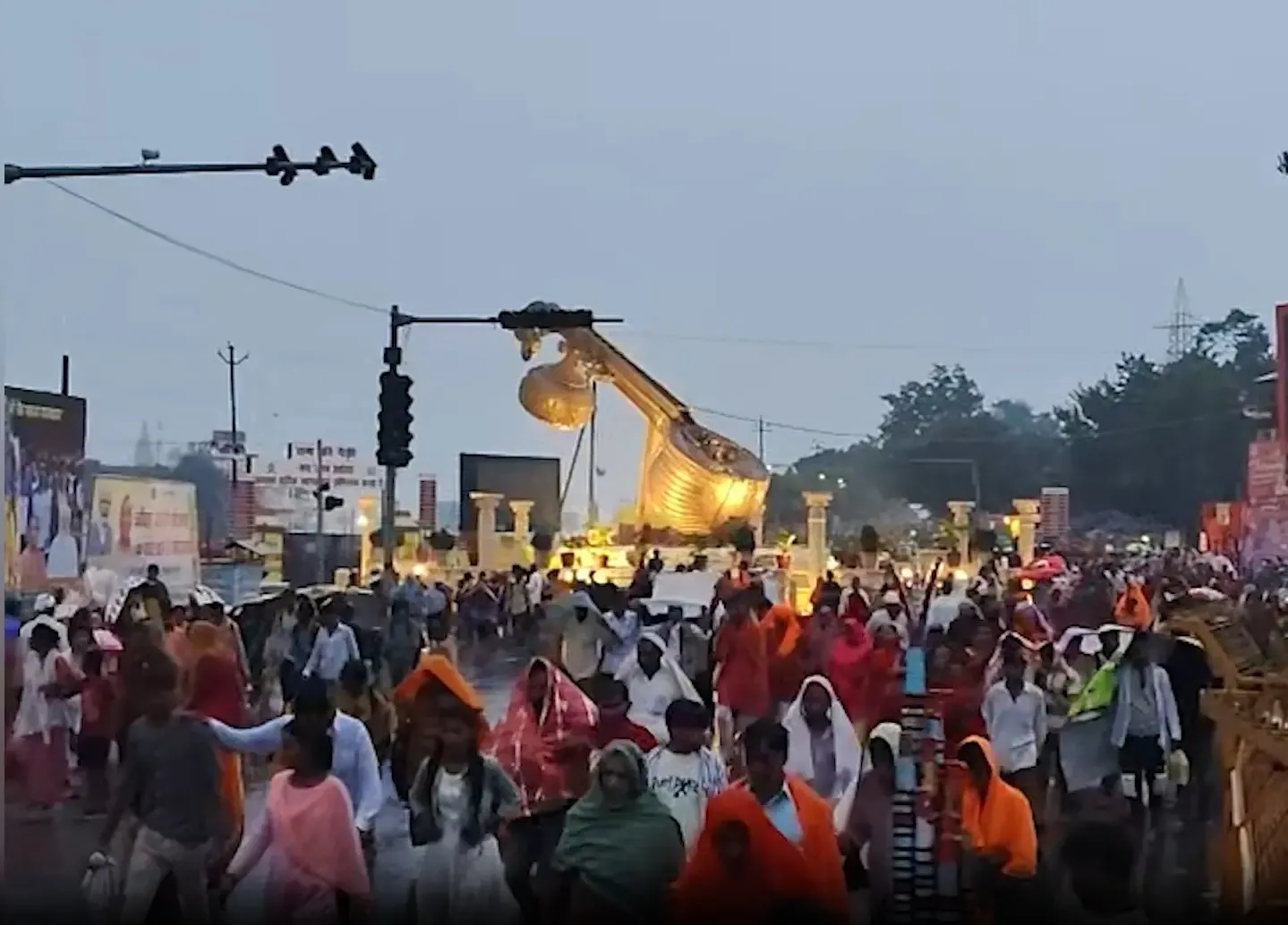 क्या अयोध्या में 14 कोसी परिक्रमा में श्रद्धालुओं का उत्साह बारिश में भी कम हुआ?