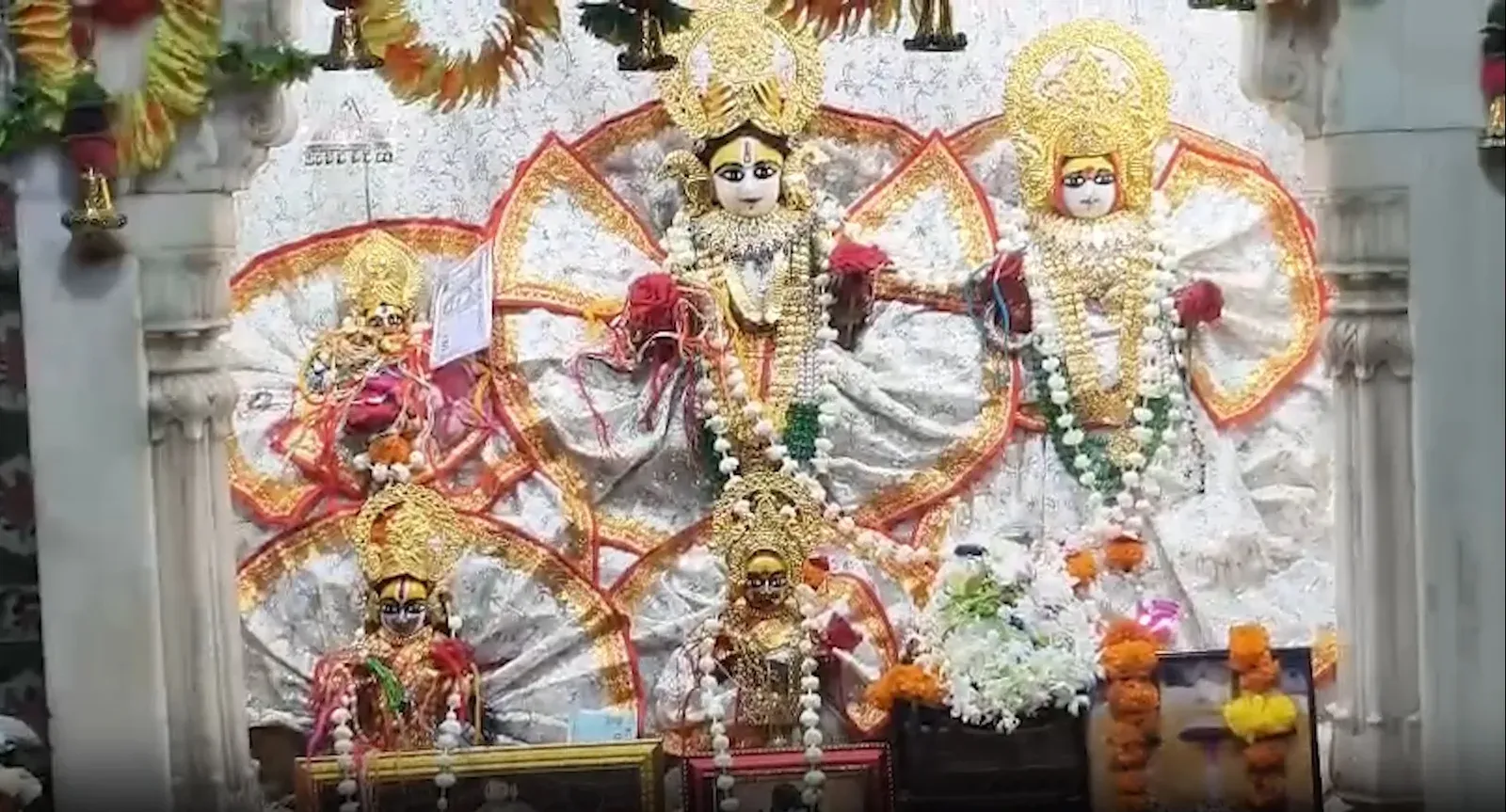 रक्षाबंधन पर अयोध्या में रामलला को 56 भोग, देशभर से आईं हजारों राखियाँ