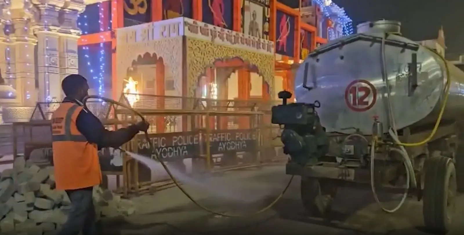 क्या अयोध्या में 25 नवंबर को राममंदिर में ध्वजारोहण के लिए तैयारियां चल रही हैं?