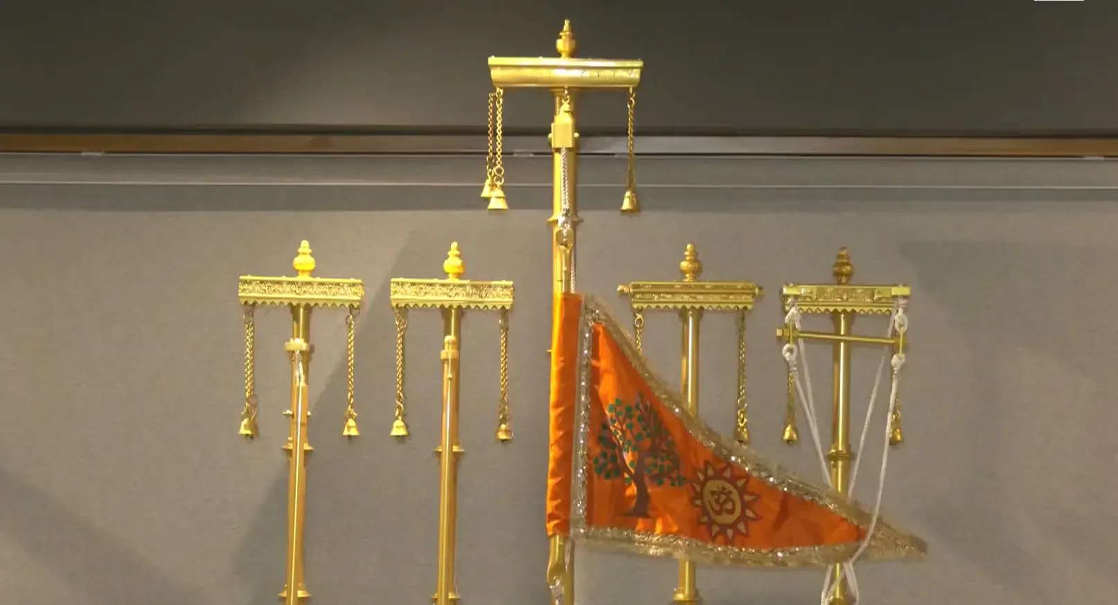 क्या अयोध्या में राम मंदिर के लिए विशेष ध्वज तैयार किया गया है, जिसे पीएम मोदी 25 नवंबर को फहराएंगे?