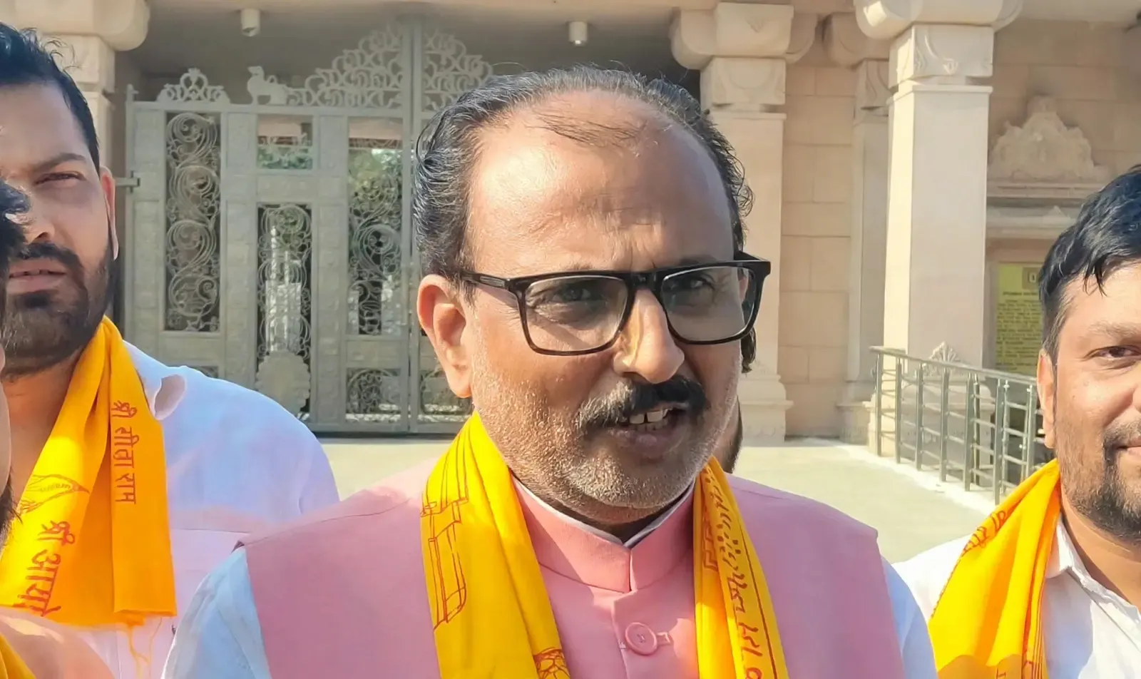 अयोध्या से चुनाव लड़ेंगे रघुराज सिंह, बोले- अखिलेश यादव की जमानत जब्त करा दूंगा