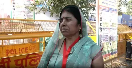 Ayushman Bharat Beneficiaries Praise PM Modi at Burari Rally