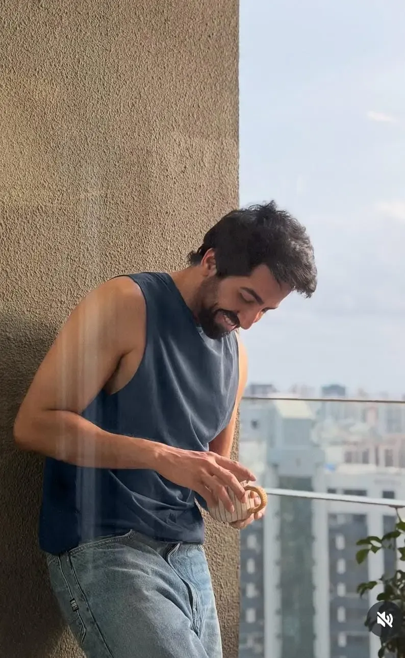Ayushmann Khurrana's 'Sitambar Ka Sama' photo dump: September moments