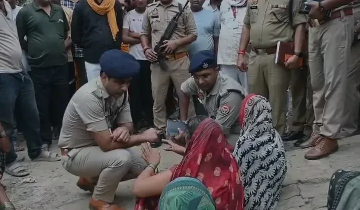 आजमगढ़ में दादा-पोते की कुल्हाड़ी से हत्या: ट्यूबवेल पर सोते समय अज्ञात हमलावरों का हमला