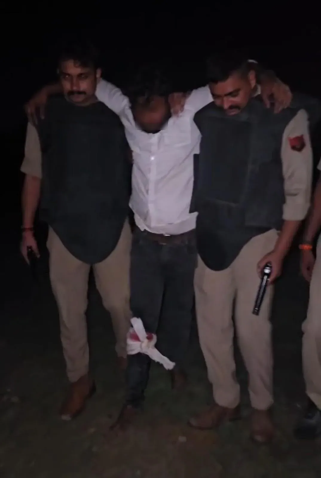 आजमगढ़ शादी में हत्या: मुठभेड़ के बाद 24 घंटे में मुख्य आरोपी गिरफ्तार, पैर में लगी गोली