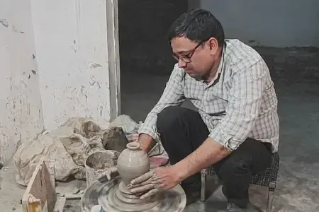 How is Azamgarh’s black pottery being revived through ODOP?