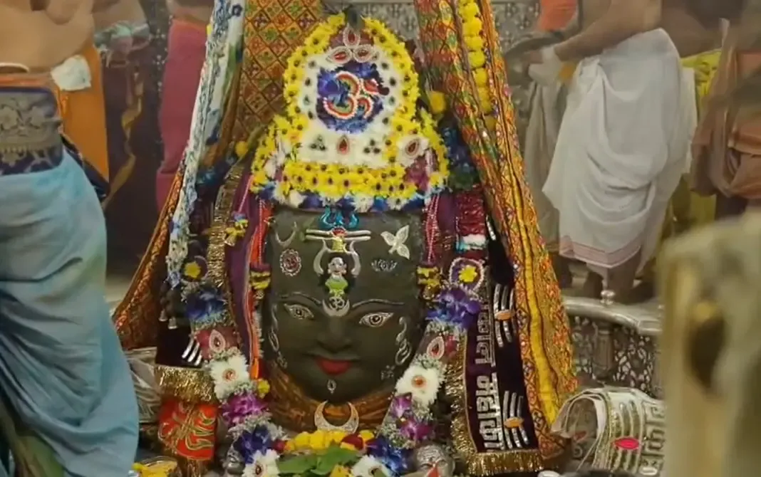 उज्जैन महाकालेश्वर मंदिर: भांग शृंगार और भस्म आरती में उमड़ा आस्था का सैलाब, मस्तक पर विराजीं मां गंगा