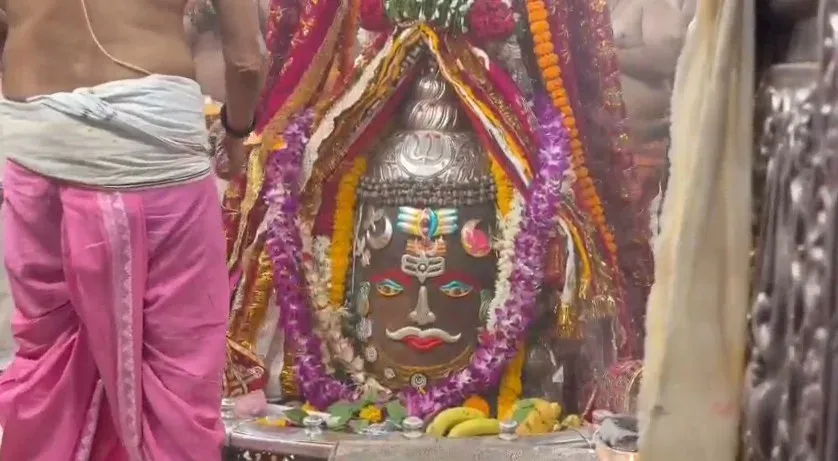 उज्जैन: ज्येष्ठ अधिकमास में महाकाल मंदिर में भस्म आरती, भोर 4 बजे खुले पट
