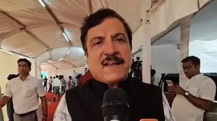 'बाबर जनता पार्टी' टिप्पणी पर भाजपा का पलटवार, उद्धव ठाकरे को 'औरंगजेब जनता पार्टी' का जवाब