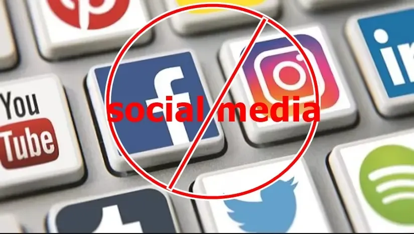 क्या ब्रिटेन बच्चों की सुरक्षा के लिए ऑस्ट्रेलिया के रास्ते पर चलेगा?