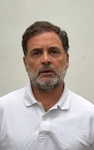 बच्चों ने शिक्षा के जायज सवाल उठाए, तो जवाब में मिली लाठी और हिरासत : राहुल गांधी