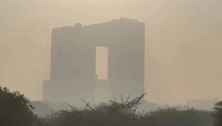 Why Are Delhi's Primary Schools Shifting to Hybrid Classes?