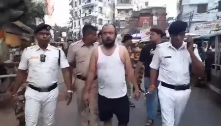 शिवपुर बमबाजी मास्टरमाइंड शमीम अहमद की सड़क पर परेड, भाजपा नेता बोले — 'बदल रहा बंगाल'