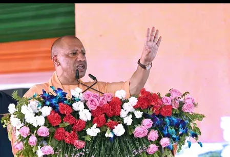 बदलते दौर में बढ़ी शिक्षकों की जिम्मेदारी, छात्रों को सोशल मीडिया के दुष्प्रचार से बचने का तरीका सिखाना होगा: सीएम योगी