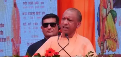 घुसपैठियों के हक में सपा-कांग्रेस, गरीबों के अधिकारों पर डाका : सीएम योगी का बिठूर से हमला