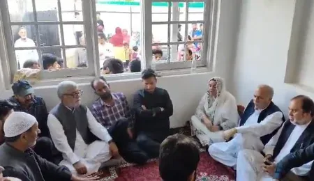 बडगाम में 12 वर्षीय बच्ची की हत्या: मंत्री सकीना इटू परिवार से मिलीं, न्याय का दिया भरोसा
