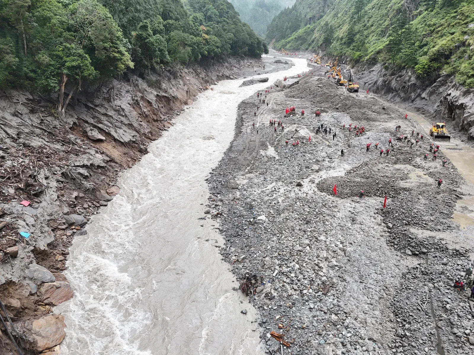 नेपाल बाढ़: 114 भारतीयों समेत 184 पर्यटक बचाए गए, 420 से अभी भी संपर्क नहीं