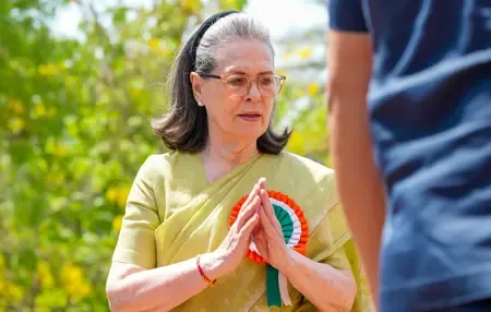 बढ़ती असहिष्णुता के खिलाफ नेहरू का दृष्टिकोण महत्वपूर्ण: सोनिया गांधी