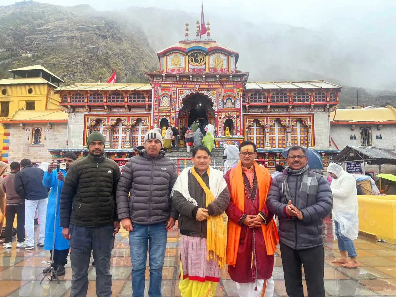 बद्रीनाथ-केदारनाथ मंदिर में BJP जीत पर विशेष पूजा, देश की समृद्धि और शांति की कामना