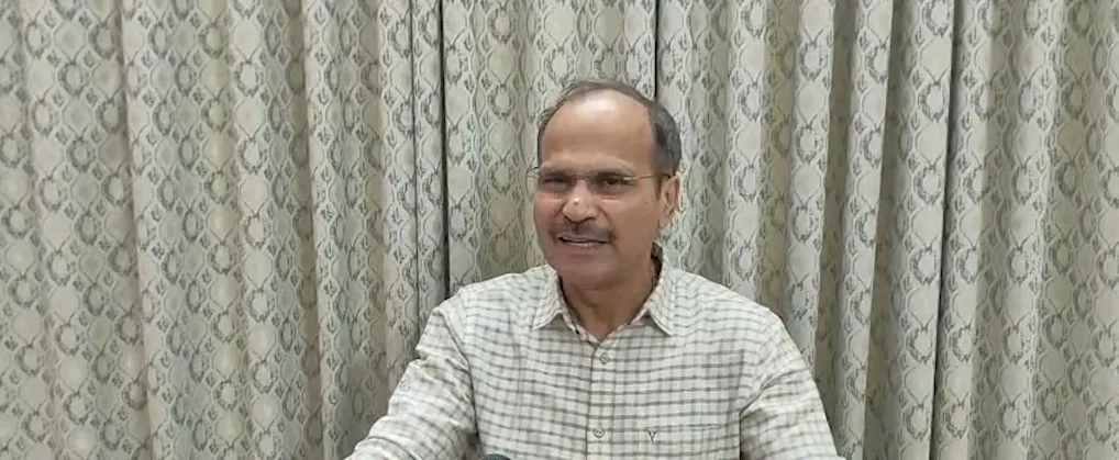 टीएमसी के 20 बागी सांसदों की सदस्यता रद्द हो, हिम्मत है तो इस्तीफा देकर चुनाव लड़ें: अधीर रंजन चौधरी