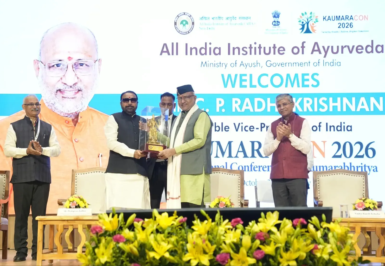 उपराष्ट्रपति राधाकृष्णन: बाल स्वास्थ्य हो भारत की स्वास्थ्य नीति का केंद्र, आयुर्वेद में वैज्ञानिक शोध ज़रूरी