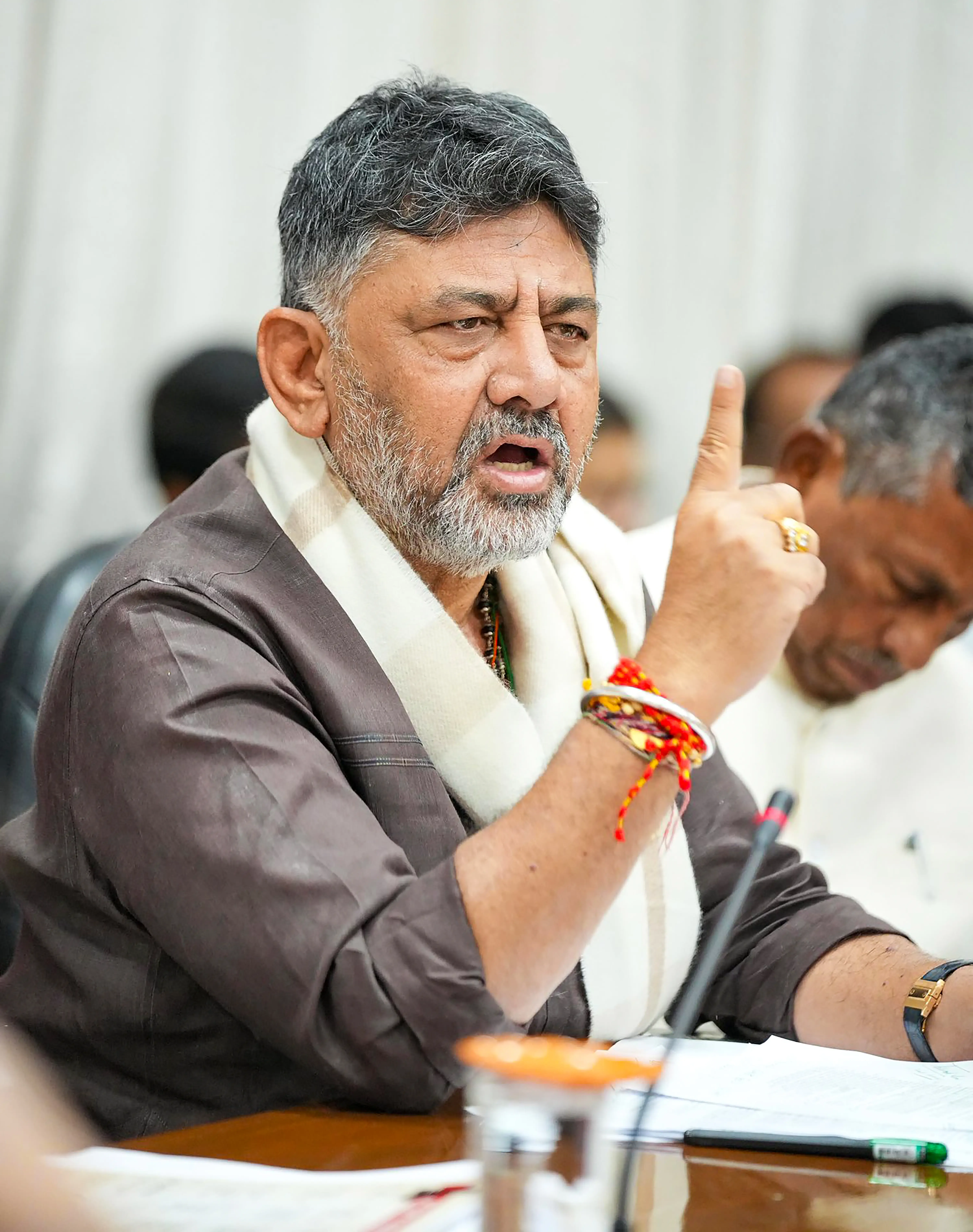 What did DKS say about the Ballari violence and support for MLA Bharat Reddy?