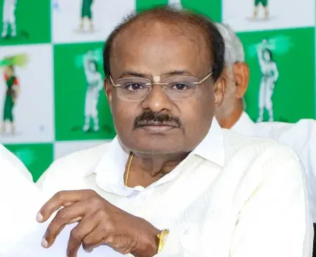 Why is Kumaraswamy Criticizing Shivakumar for Police Meeting in Ballari?