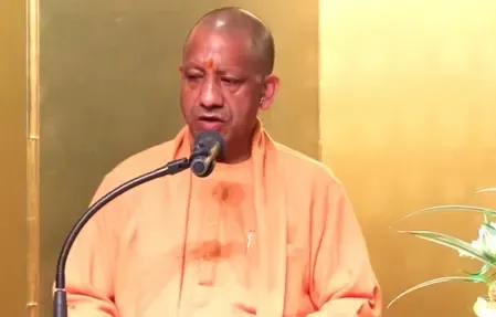योगी आदित्यनाथ का सपा पर हमला: 'बैलेट पेपर चुनाव में न्याय के पक्ष में मतदान करे जनता'