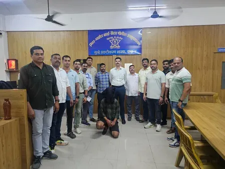 बांद्रा हिंसा: अतिक्रमण हटाने के दौरान पुलिस पर पथराव, 16 गिरफ्तार — पहले से रची गई थी साजिश
