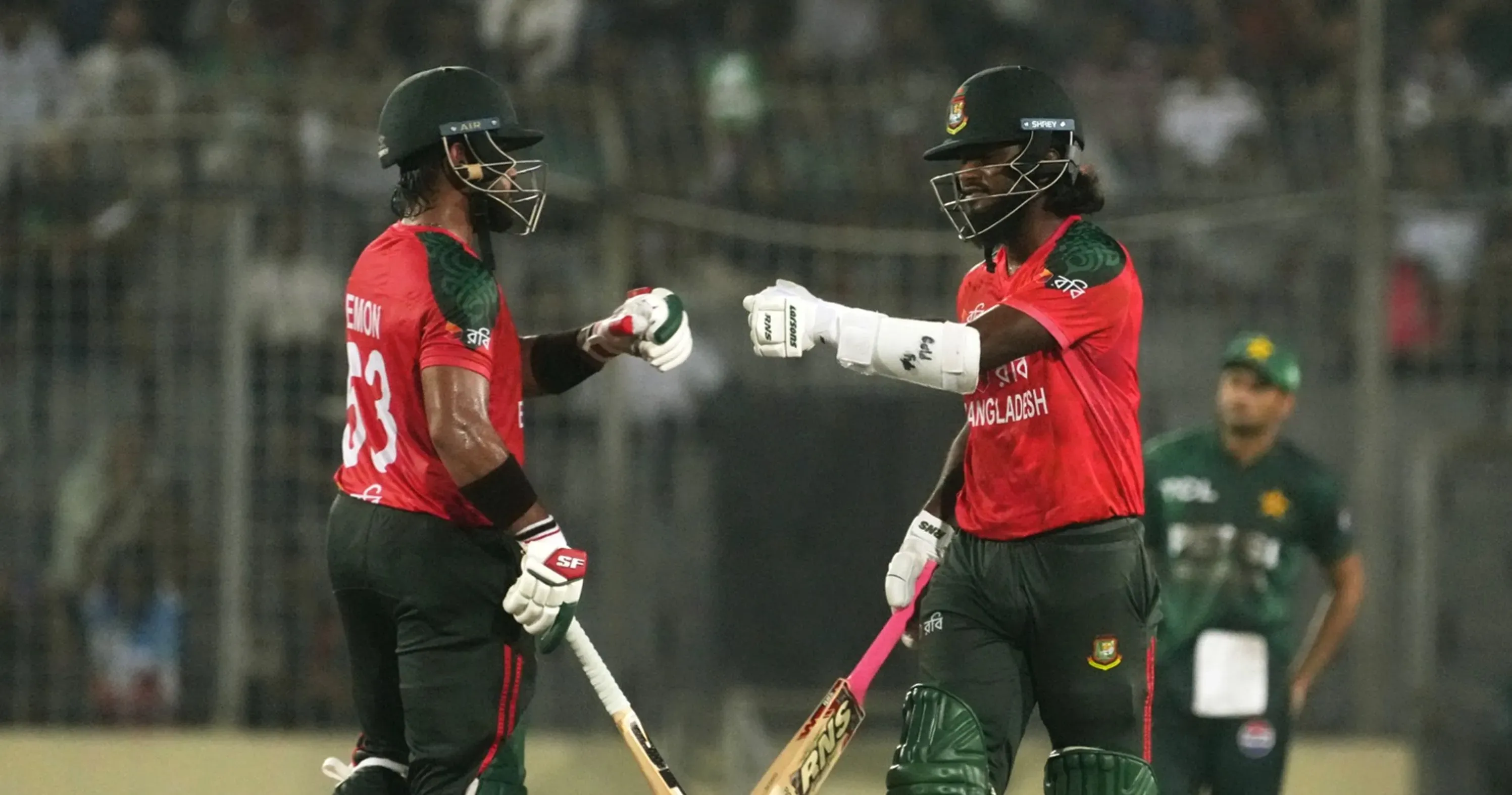 How did Bangladesh secure a 7-wicket win over Pakistan in the first T20I?