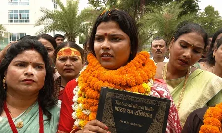बांकीपुर उपचुनाव: निर्दलीय ट्रांसजेंडर उम्मीदवार प्रिया सिन्हा ने भरा नामांकन, सुरक्षा और रोजगार को बनाया मुद्दा