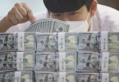 South Korea banks tighten credit loans as leveraged stock buying surges