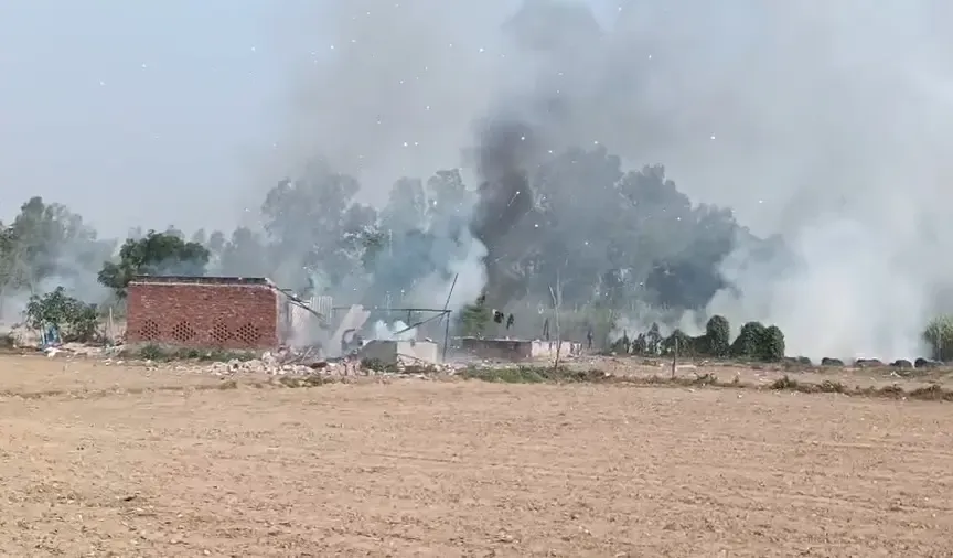 क्या बाराबंकी में अवैध पटाखा फैक्ट्री में धमाका हुआ?; 2 की मौत, 3 घायल