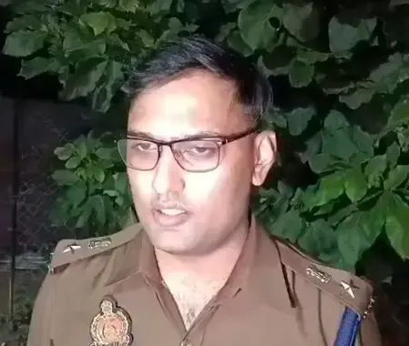 क्या बाराबंकी में ट्रक और कार की टक्कर ने छह जिंदगियां लील ली?