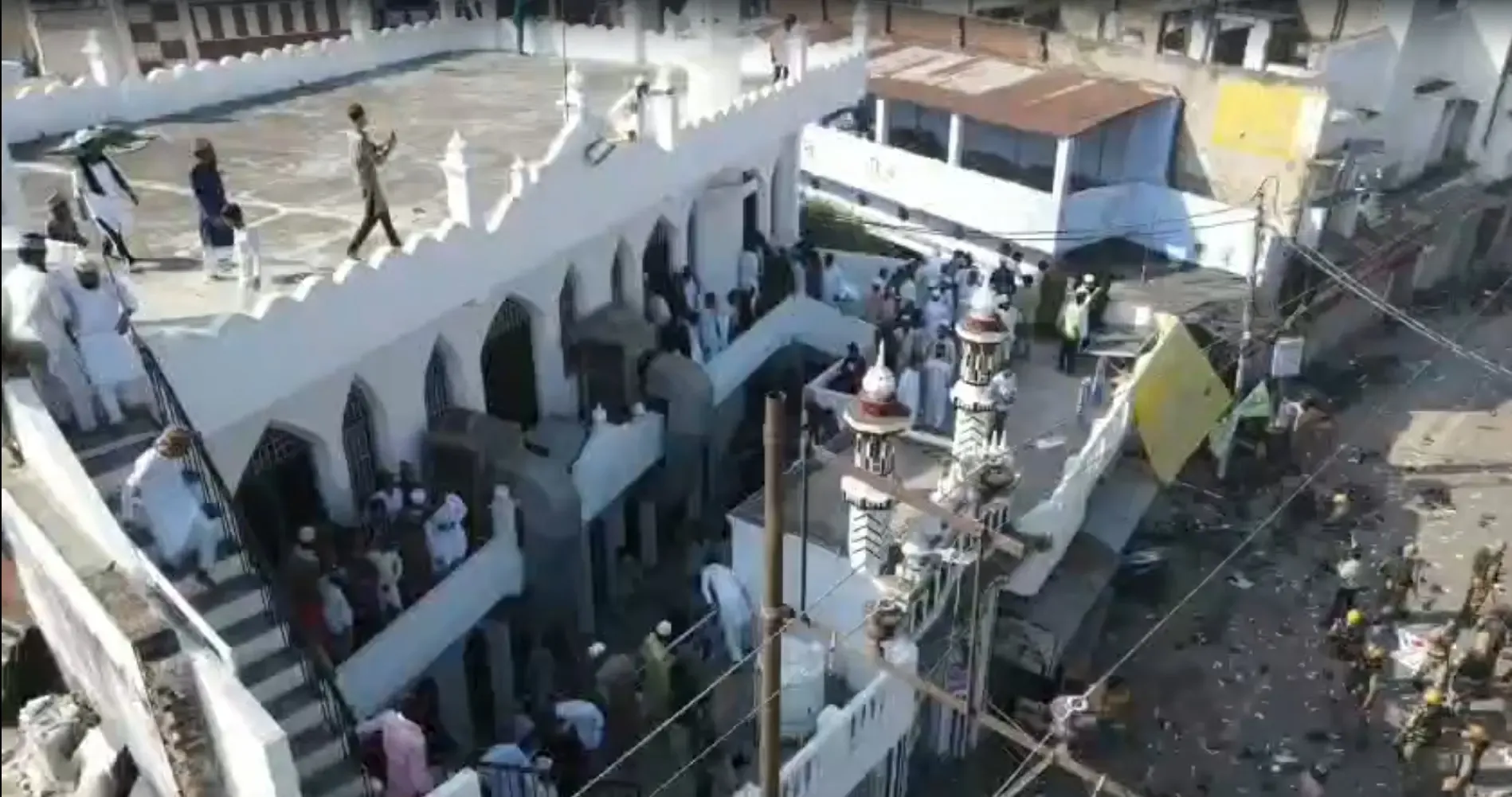 क्या बरेली हंगामे के नए ड्रोन वीडियो में प्रदर्शनकारी गलियों में भागते नजर आए?