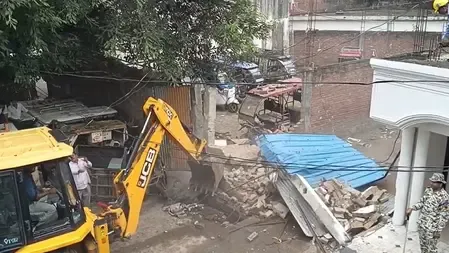 बरेली में बुलडोजर की कार्रवाई के बाद मोहसिन रजा ने जताया विरोध, कहा- मामला सिर्फ राजनीतिक