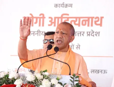UP में बारिश और आकाशीय बिजली से जनहानि, CM योगी ने 24 घंटे में मुआवजे के दिए निर्देश