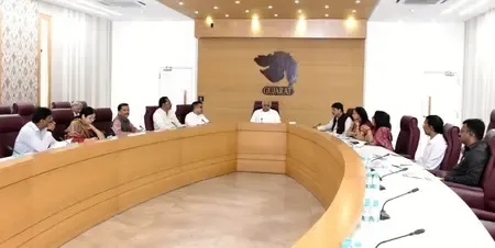 बारिश से प्रभावित जिलों के दौरों के बाद सीएम भूपेंद्र पटेल ने गांधीनगर में उच्चस्तरीय बैठक की