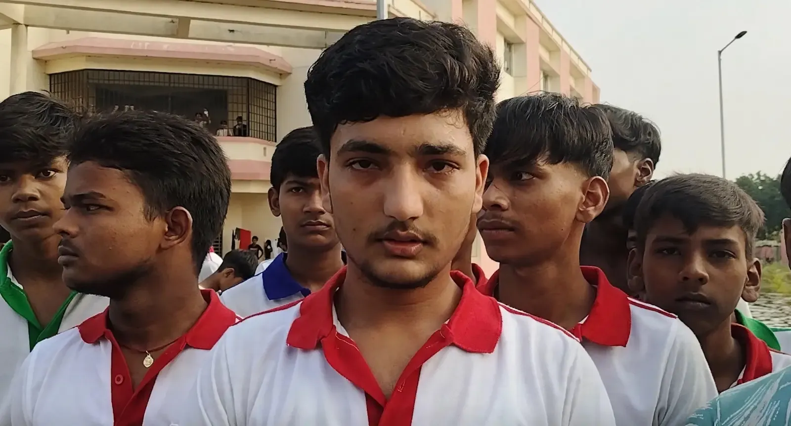 बस्ती के ₹63.59 करोड़ के अटल आवासीय विद्यालय में एक हफ्ते से जलभराव, छात्र अभिभावकों के पास भेजे गए