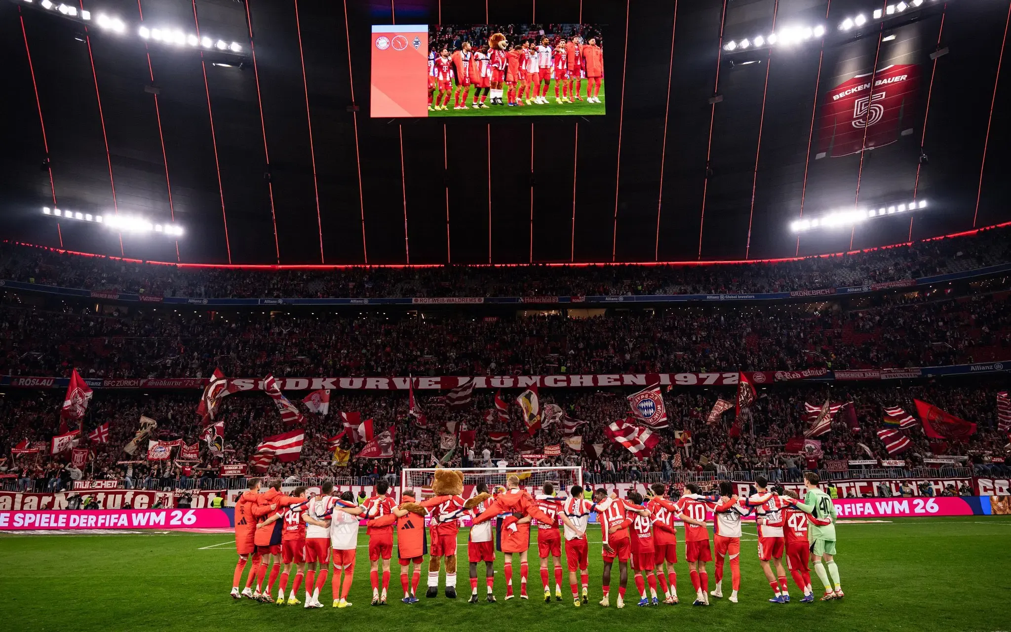 Bayern Munich Dominates Borussia Monchengladbach 4-1 Amid Squad Rotation