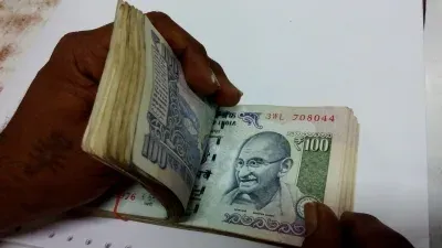 बाजार की पाठशाला: 'बुढ़ापे की लाठी' बन सकती है ये सरकारी स्कीम! हर महीने सिर्फ 55 रुपए जमा करके पा सकते हैं 3,000 रुपए मासिक पेंशन