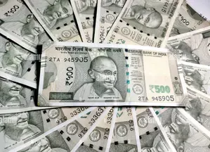 बाजार की पाठशाला : पीएफ और ईपीएस क्या होते हैं, इनमें क्या है अंतर? रिटायरमेंट के बाद कैसे तय होती है पेंशन, समझें गणित