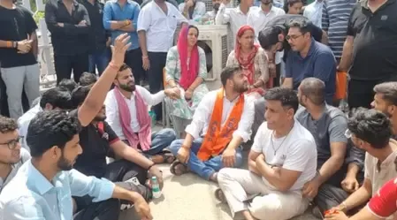 बीडीएस छात्रा आत्महत्या मामला: मां ने लगाए गंभीर आरोप, भाई ने यूनिवर्सिटी प्रशासन पर खड़े किए सवाल 
