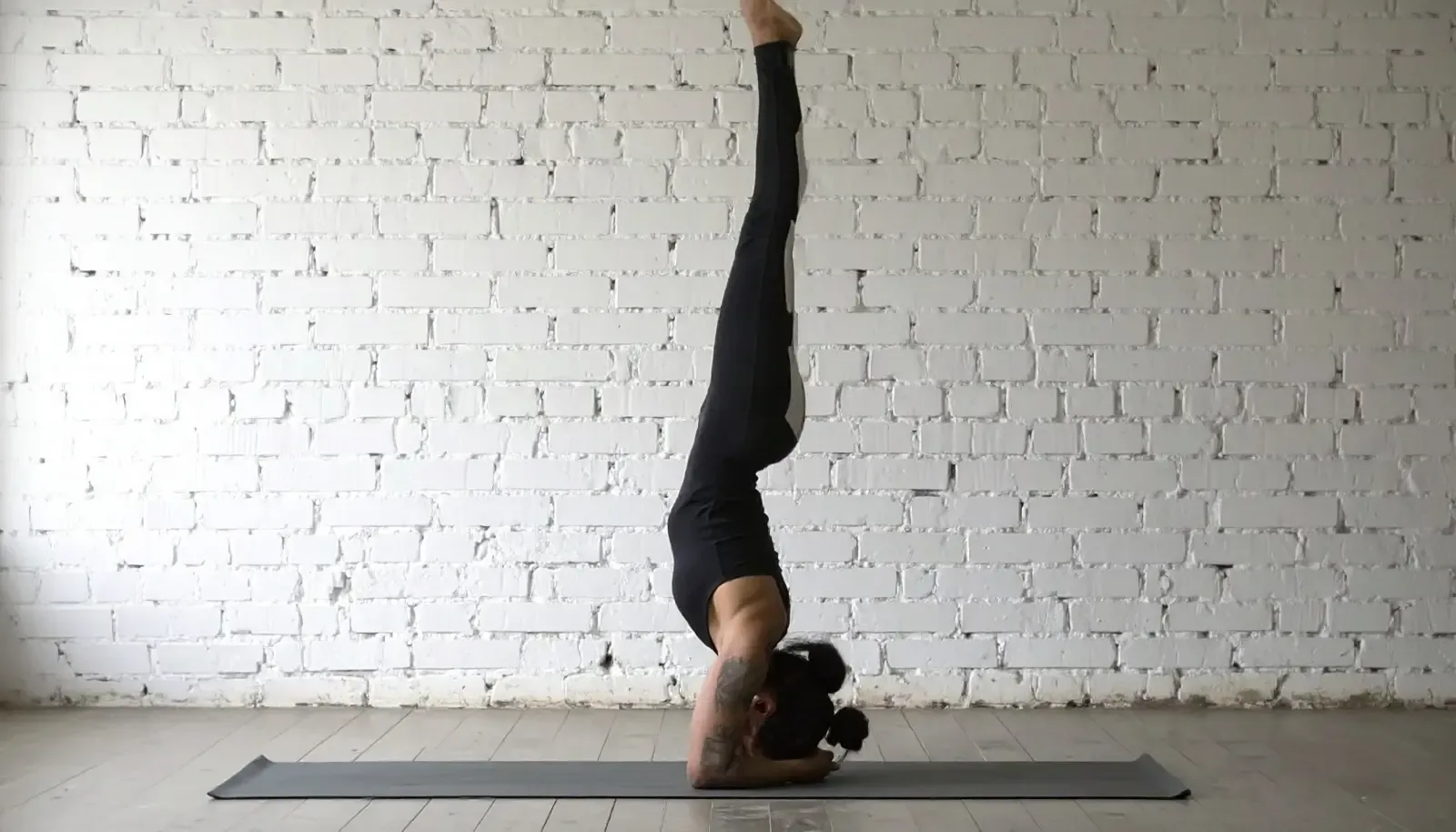 शीर्षासन: बेहतर रक्त संचार और आत्मविश्वास के लिए एक अद्भुत योग आसन