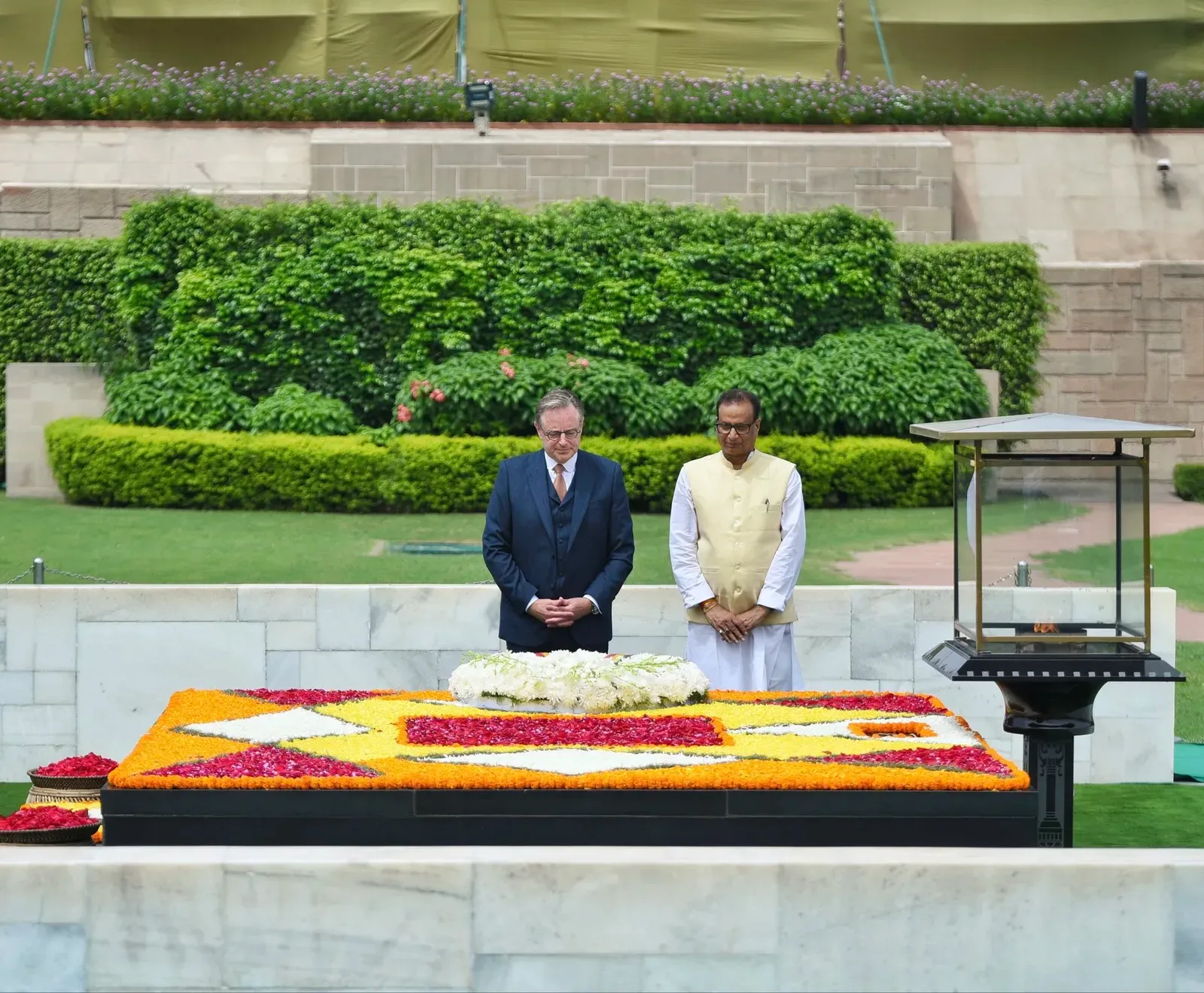 Belgian PM De Wever pays homage at Rajghat on first India visit