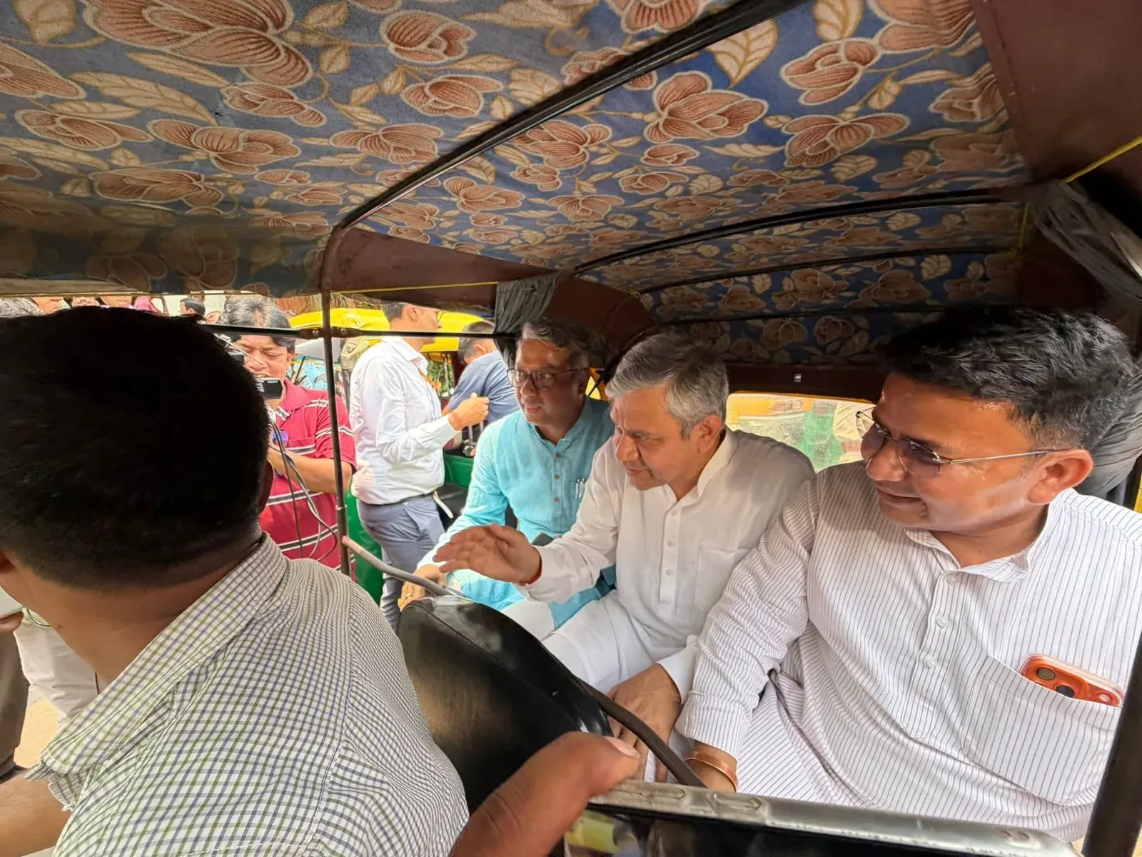 Railway Minister Vaishnaw rides Kolkata Metro, auto to inspect urban transit